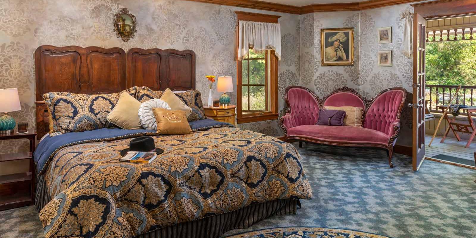 Eureka Springs King Suite At Angel at Rose Hall Bed and Breakfast