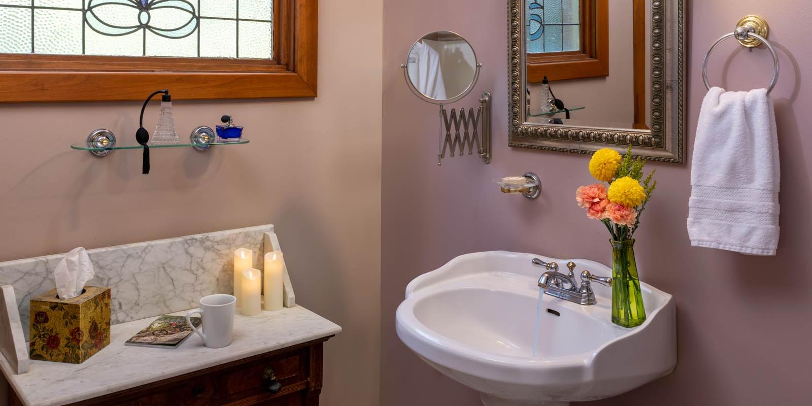 Eureka Springs King Suite with Private Bath Angel at Rose Hall Hotel